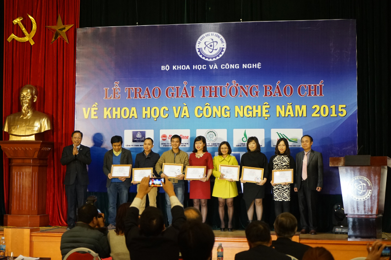 Rạng Đông đồng hành cùng Lễ trao giải báo chí Khoa học công nghệ 2015